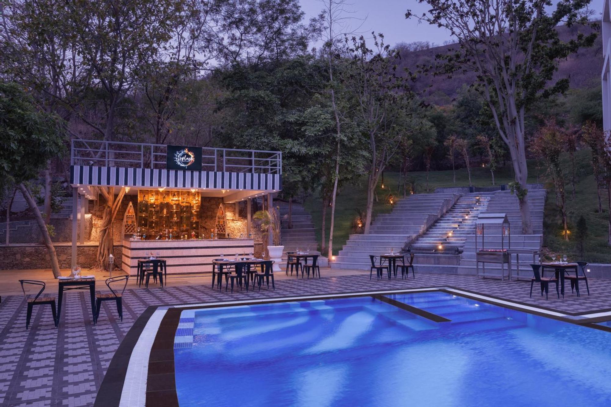 Essentia Luxury Resort & Spa อุเดเปอร์ ภายนอก รูปภาพ