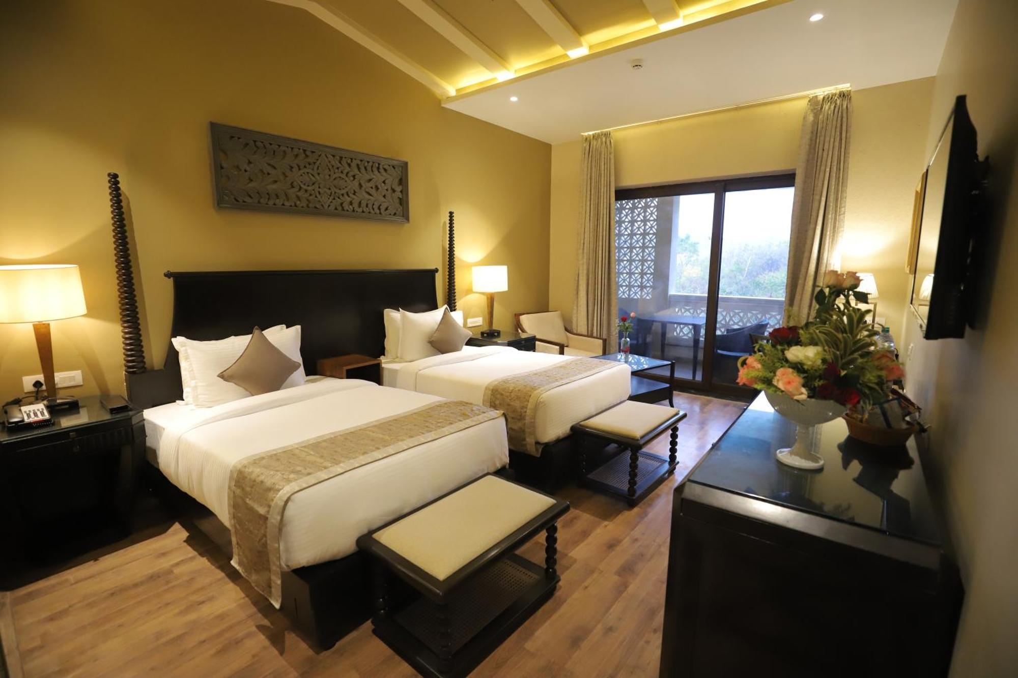 Essentia Luxury Resort & Spa อุเดเปอร์ ภายนอก รูปภาพ